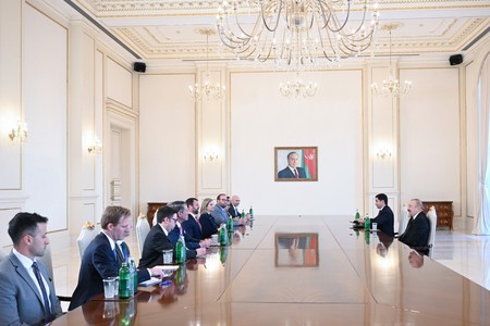 İlham Əliyev ABŞ nümayəndə heyətini qəbul edib