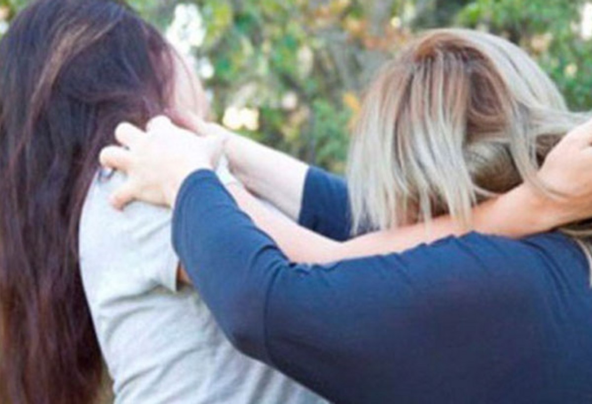 Şirvanda qadınlar torpaq üstündə bir birini boğdular