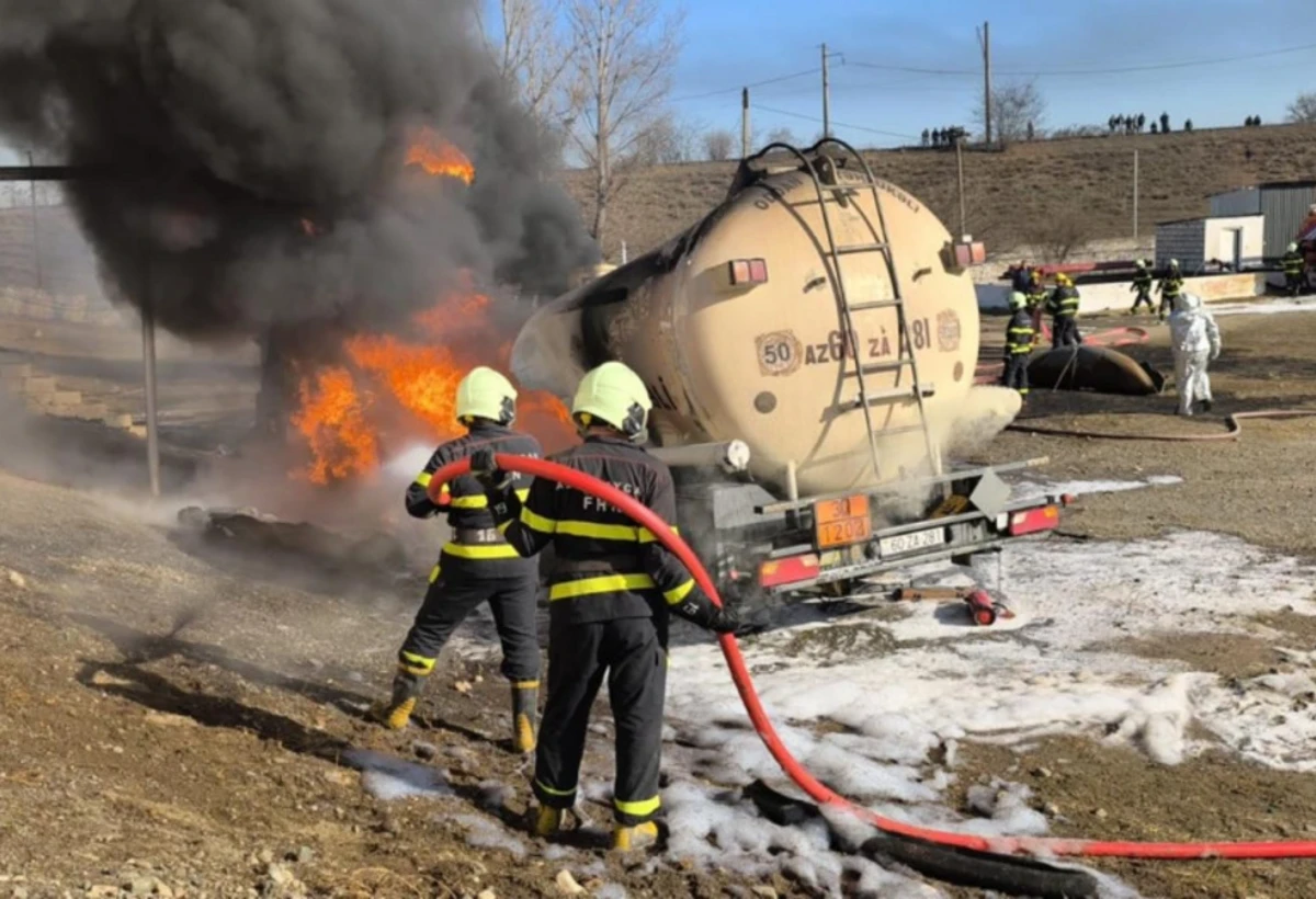 Neft Baza Sahəsinin həyətində avtomobildə PARTLAYIŞ: Bir gənc ölüb - VİDEO