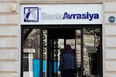 “Bank Avrasiya”nın səhmdarı iki yerə bölünür
