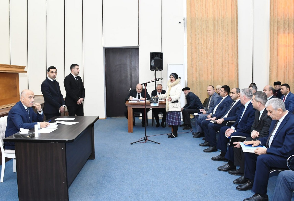 Masallı sakinləri icra başçısı ilə məşğulluq, torpaq və digər problemlərini bölüşüblər