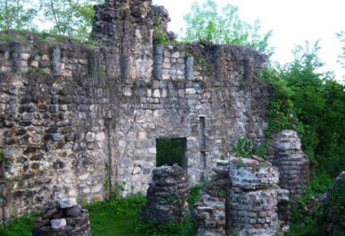 Abidələrinin adları qaytarılır: Traxtik Zoğalbulaq oldu, Mirzik - Şəhriyar