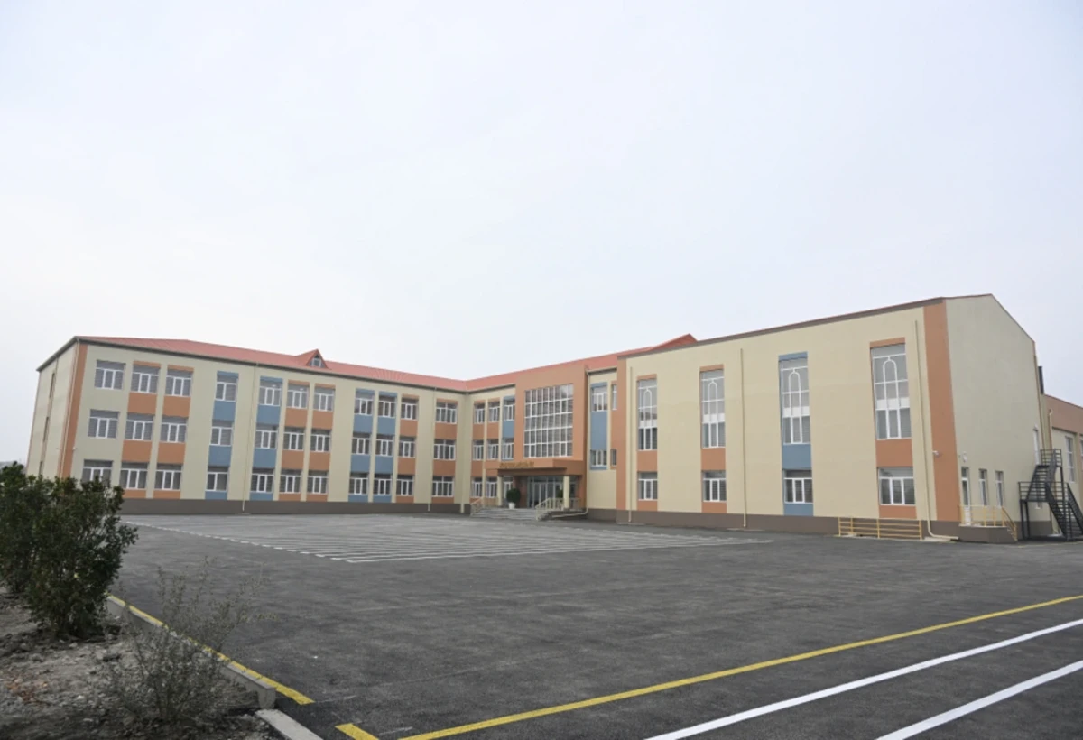 Heydər Əliyev Fondunun təşəbbüsü ilə Ucarda 65 illik məktəb yenidən inşa olunub