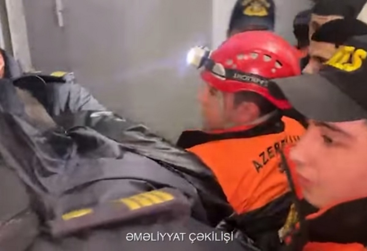 Bakıda binanın 16-cı mərtəbəsində YANĞIN: Bir nəfər xilas edildi - VİDEO