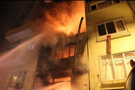 Masazırda binada yanğın: Sakinlər təxliyə olundu - VIDEO