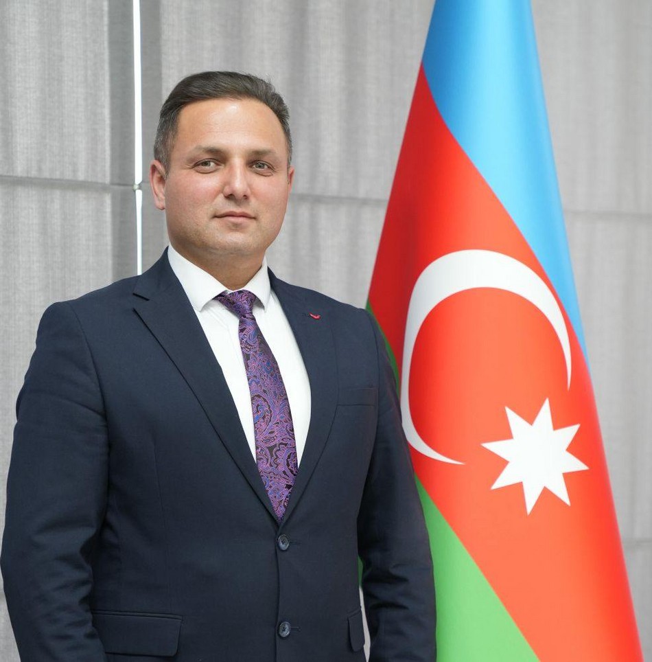 təhsil mütəxəssisi Elnur Hacıyev