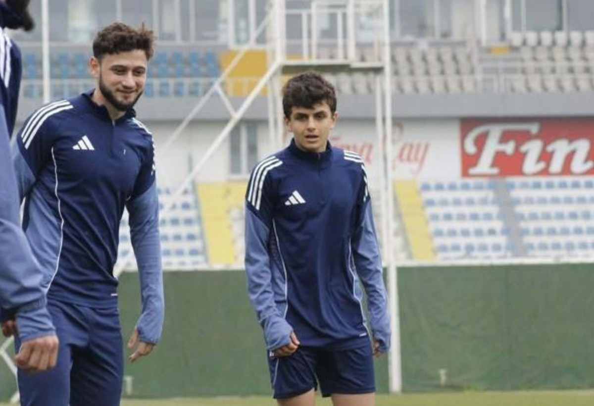 Qurban Qurbanov 15 yaşlı yeniyetməni əsas komandaya çağırdı