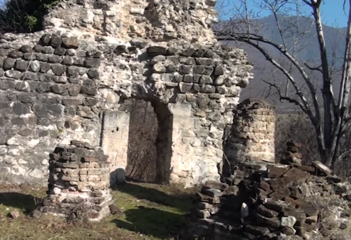 Qaxdakı dünya əhəmiyyətli abidə məhv olur - VİDEO