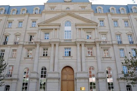 Maliyyə Nazirliyinin şöbə müdiri pensiyaya çıxıb