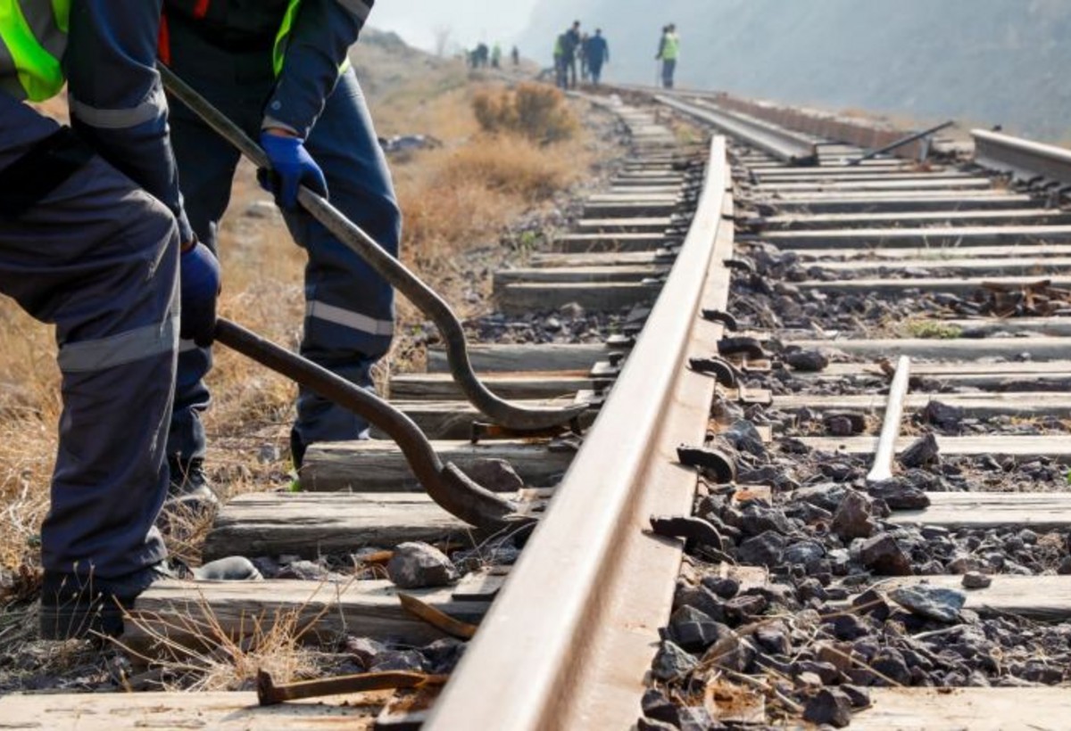 Azərbaycanla Ermənistan dəmir yolunun çəkilməsini müzakirə ediblər