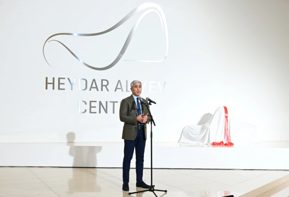 Heydər Əliyev Mərkəzində Suda yenidən doğulanlar sərgisinin AÇILIŞI