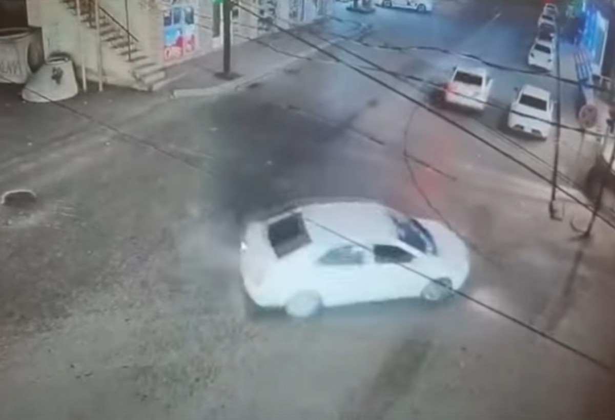 Xırdalanda avtoxuliqanlığın görüntüləri yayıldı - VİDEO