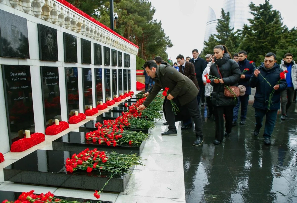 Azərbaycan könüllüləri 20 Yanvar şəhidlərinin xatirəsini yad ediblər