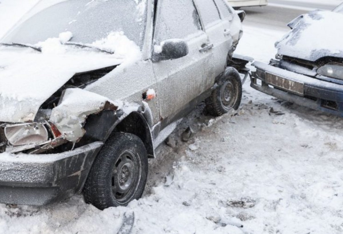Qarlı gündə 400 avtoqəza ilə bağlı sığortaya müraciət olundu