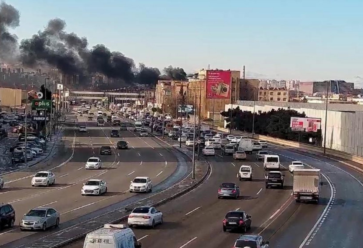 Bakıda boya mağazasında YANĞIN - VİDEO