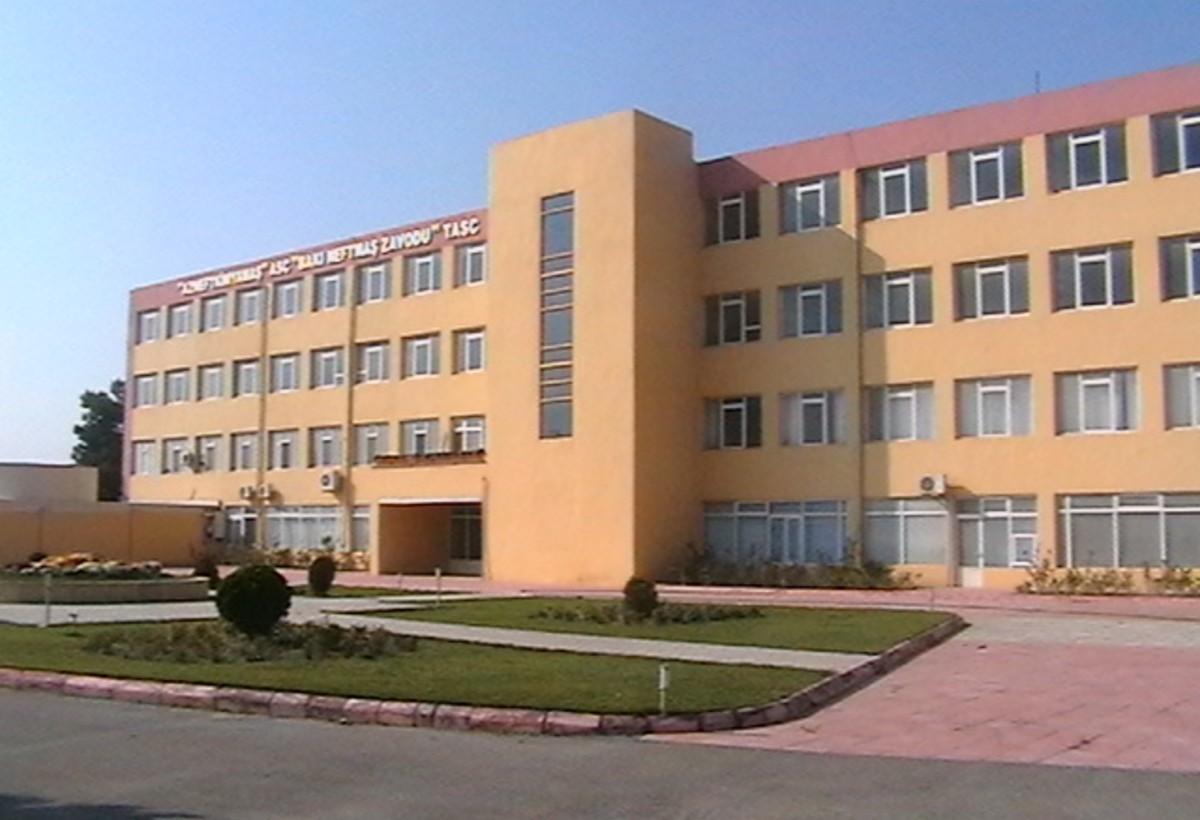 Bakıda zavoddan 16 milyon manat geri çəkildi