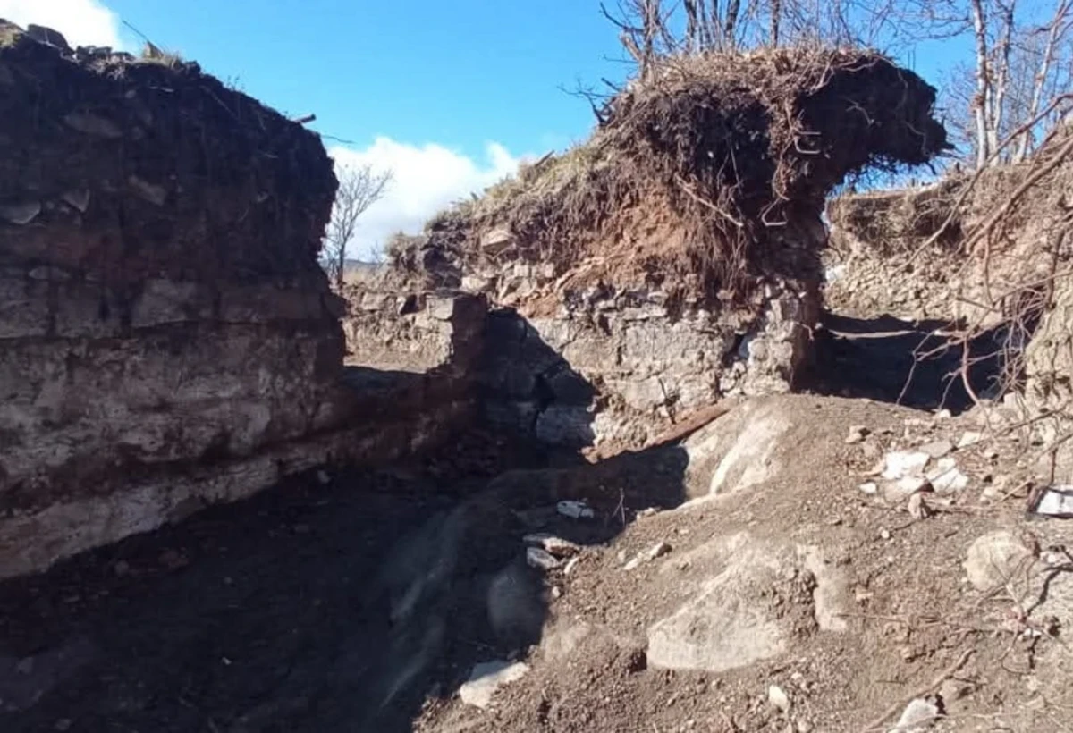 İsmayıllıda tarixi abidəni qazıb dəfinə axtaranlar həbs olundu