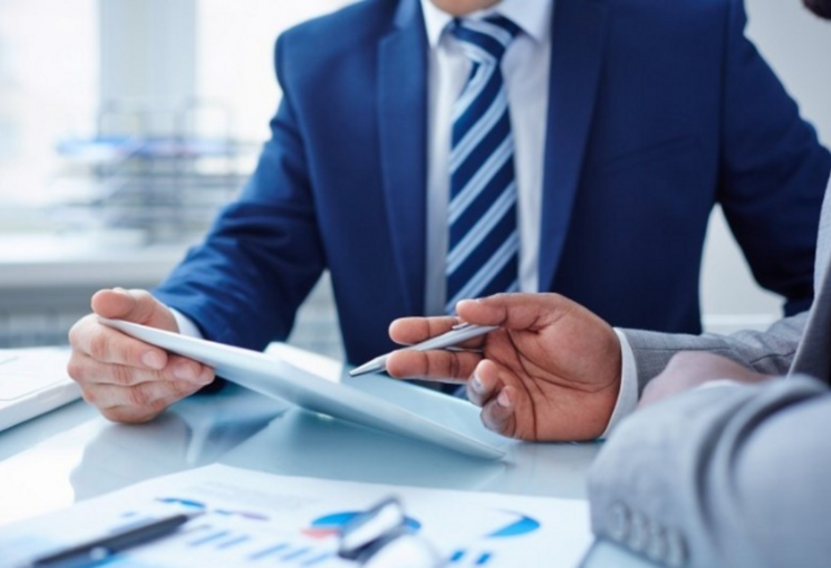 Azərbaycanda vergi rəsmiləri ayda 59 vətəndaşı qəbul edir