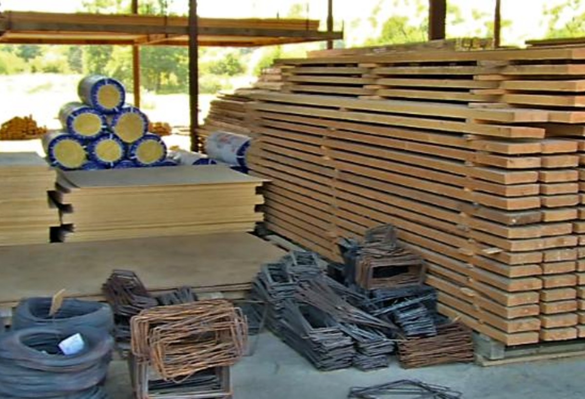 Yarımtikililərdən təmir-tikinti alətləri oğurlayanlar tutuldu