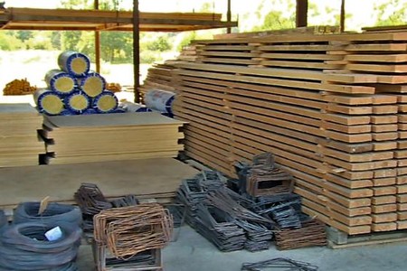 Yarımtikililərdən təmir-tikinti alətləri oğurlayanlar tutuldu