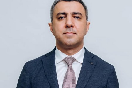 Tanınmış cərrah Anar Namazov “Səhiyyə əlaçısı” döş nişanı ilə təltif edilib