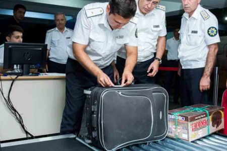 Gömrükçülər bu il büdcə öhdəliyini yerinə yetirə biləcəkmi?