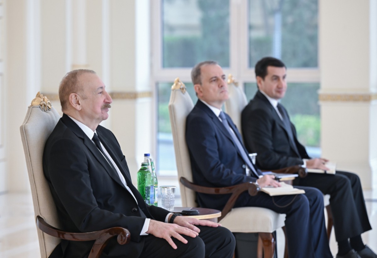 Prezident 4 ölkənin yeni təyin olunmuş səfirlərini qəbul edib