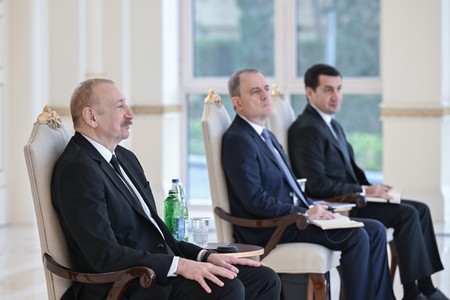 Prezident 4 ölkənin yeni təyin olunmuş səfirlərini qəbul edib