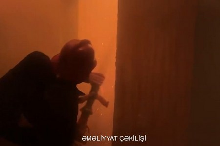Sumqayıtda ev belə yandı - VİDEO