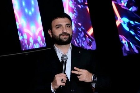 Müğənni Asif Məhərrəmov dələduzluqla üzləşib