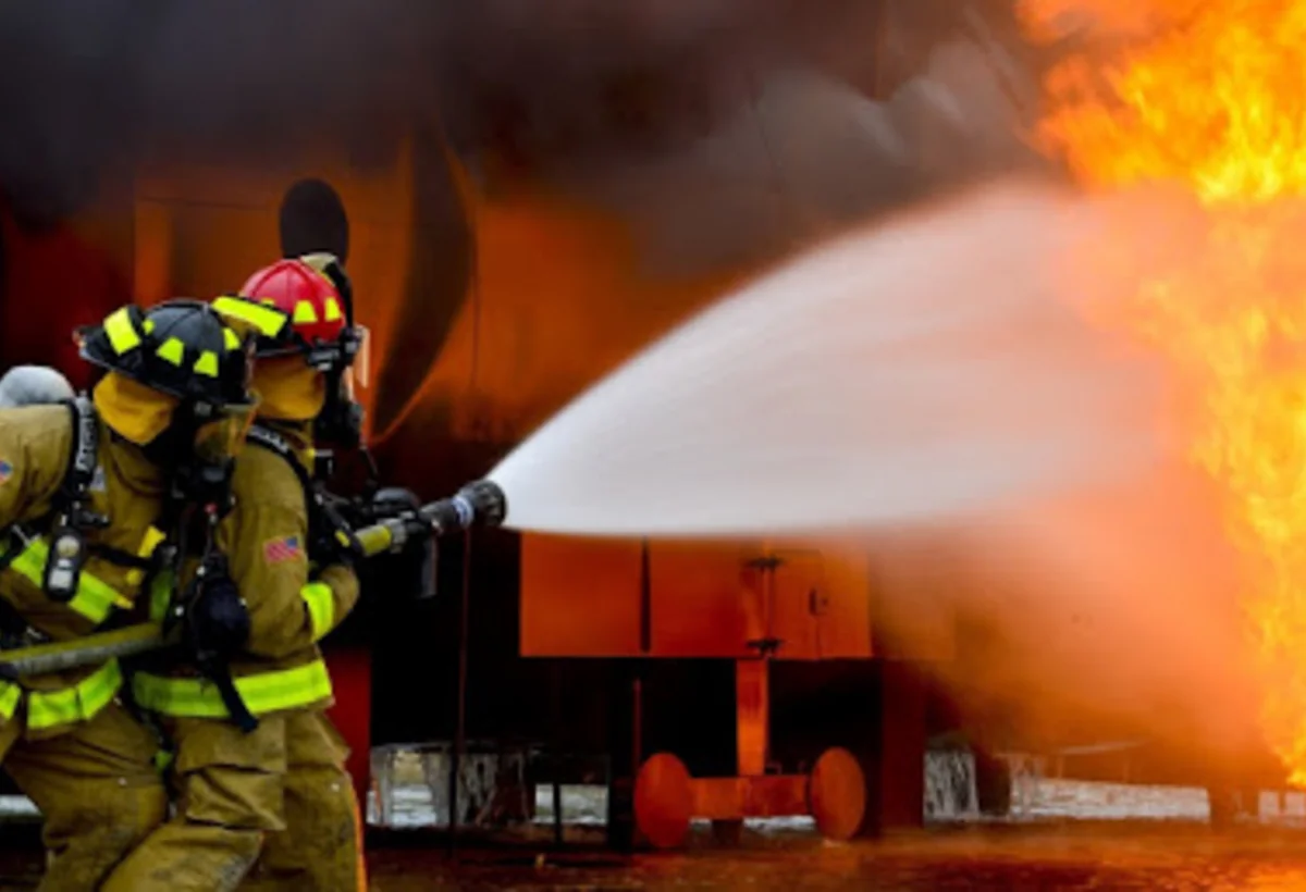 Zaqatalada hoteldə yanğın, insanlar təxliyyə olundu