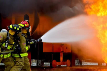 Zaqatalada hoteldə yanğın, insanlar təxliyyə olundu