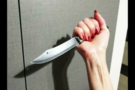 Bakıda qız atasını bıçaqladı: Anasını döyürmüş
