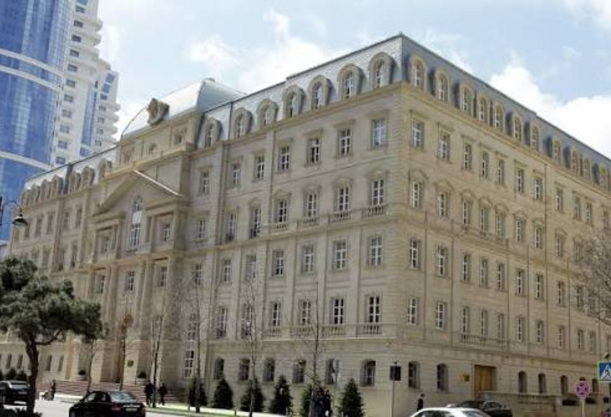 Maliyyə Nazirliyi kapital bazarından 9 milyard manat borclanıb