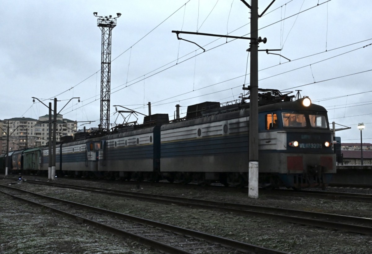 Daha 8 vaqon yük Azərbaycandan Ermənistana yola salındı