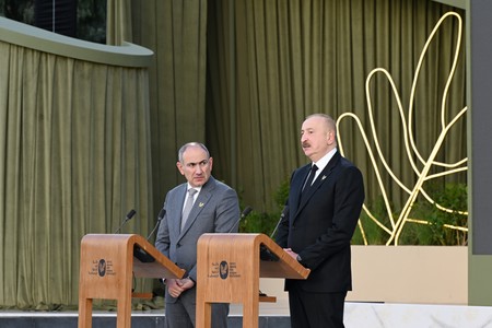 İlham Əliyev Ermənistanla ticari münasibətlərin genişləndirilməsindən danışıb