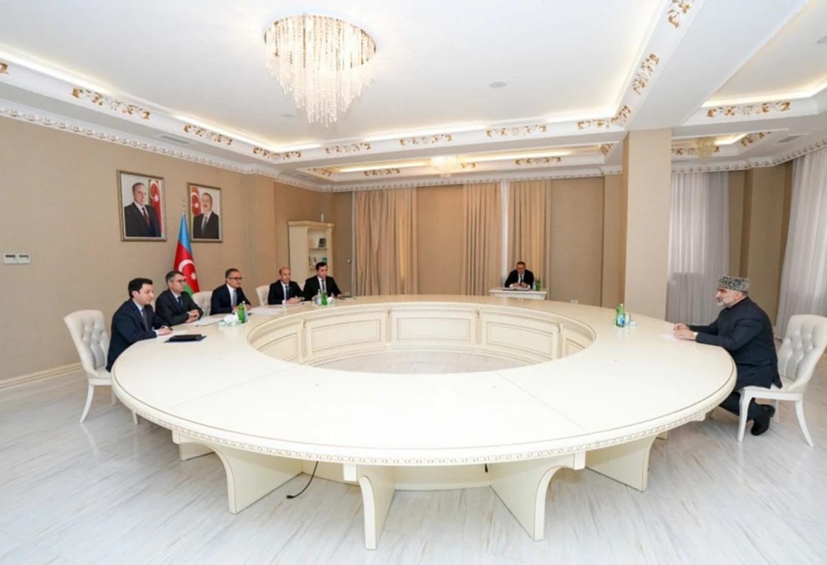 Vətəndaşlardan Ramin Məmmədova məscidlər üçün kitabxana MÜRACİƏTİ