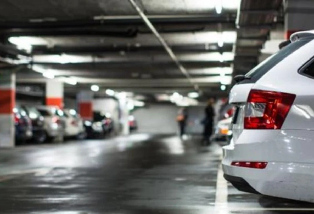 Yeni tikili binalarda kəskinləşən parkinq problemi - VİDEO