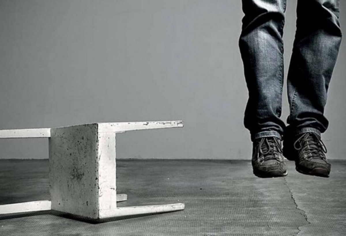 Samuxda gənc özünü asıb