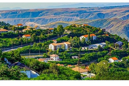 Ötən il Qarabağ və Şərqi Zəngəzurda yol tikintisinə 2 milyard manat xərclənib