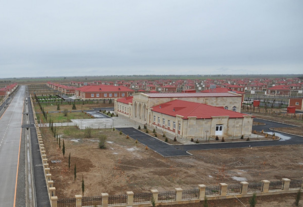 Biləsuvarda da məcburi köçkün qəsəbələrində evlər təmir olunacaq