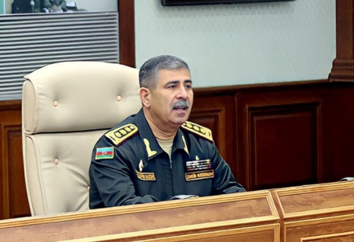 Zakir Həsənov Orduda innovativ texnologiyaların tətbiqinə xüsusi diqqət yetirilməsini TAPŞIRDI