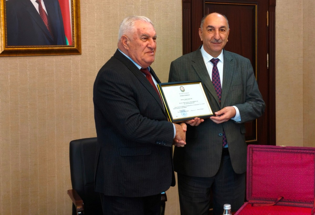 Ötən ay icra başçısına köməkçi təyin olunan şəxs işdən çıxarıldı