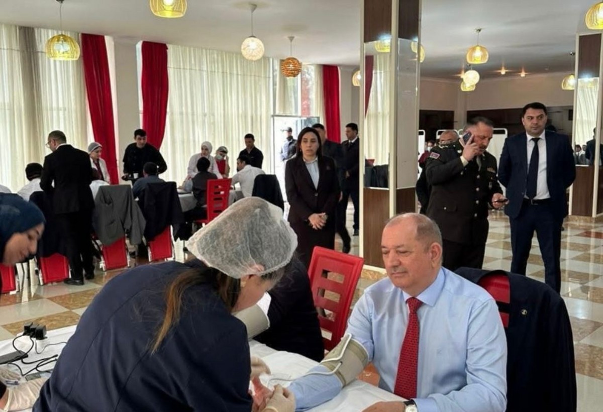 Beyləqanda icra başçısı, idarə və təşkilat rəhbərləri QANVERMƏ AKSİYASINDA - FOTO