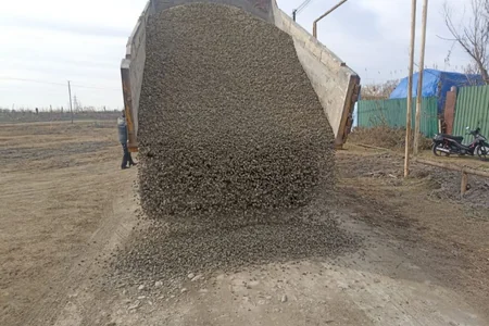 Ağdaşın Pirəyir kəndinin yoluna çınqıl örtüyü salınıb