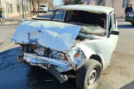 Gəncədə avtomobillər toqquşub, xəsarət alanlar var