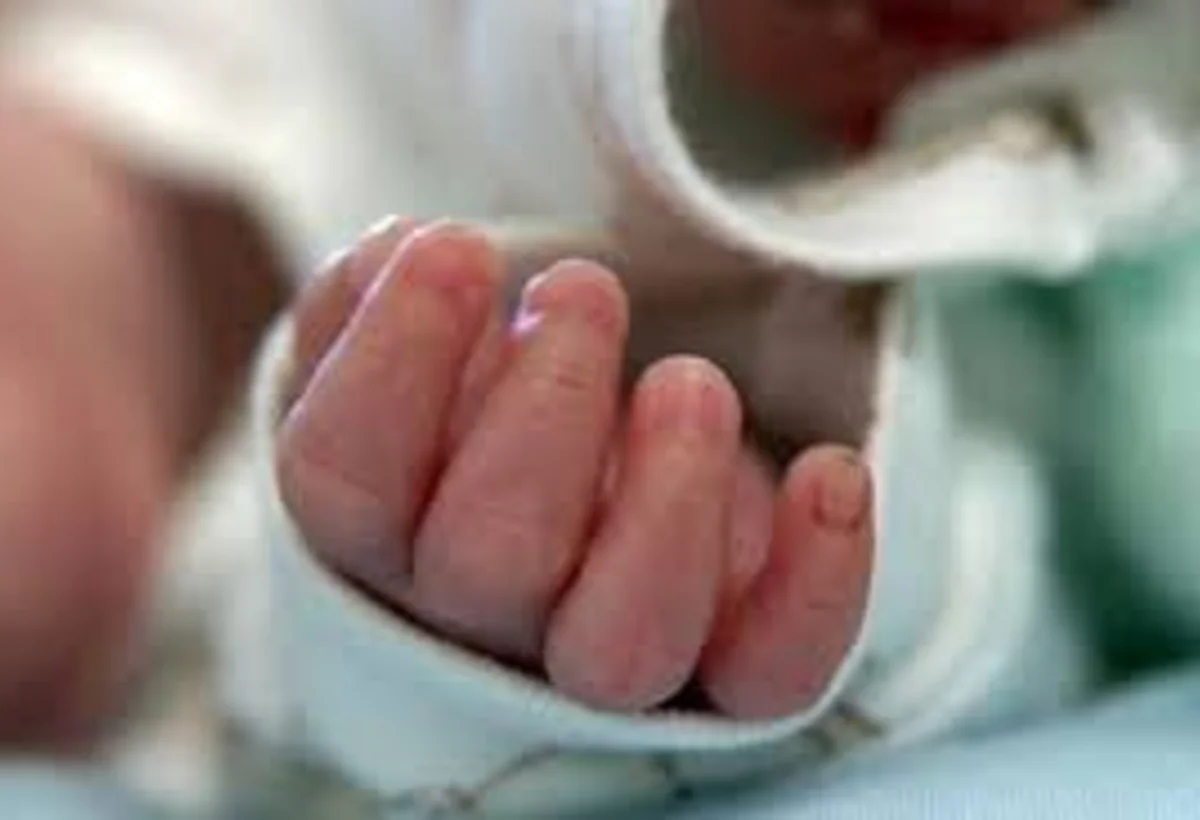 Gəncədə 2 yaşlı körpə ölüb