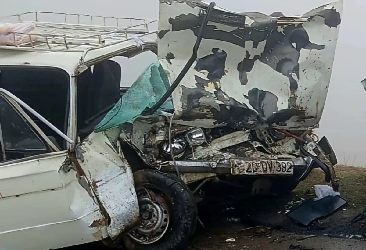 Şəmkirdə ağır qəza: ölən və xəsarət alanlar var - FOTO