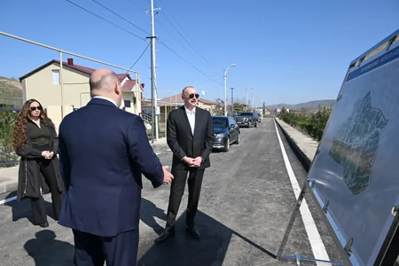 Prezident İlham Əliyev Xocavənd kəndində görülmüş işlərlə tanış olub - FOTO