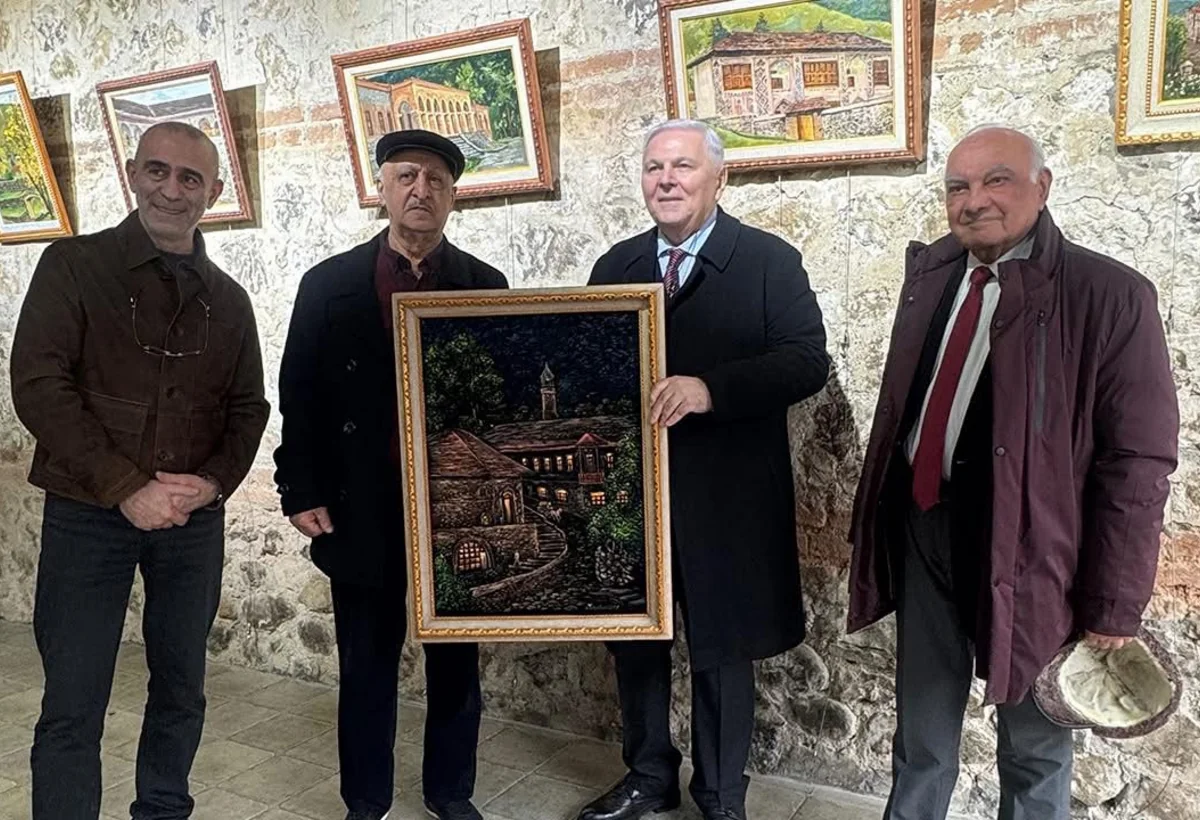 Vahid Mustafayev Şəkidə rəsm qalereyası açıb - FOTO